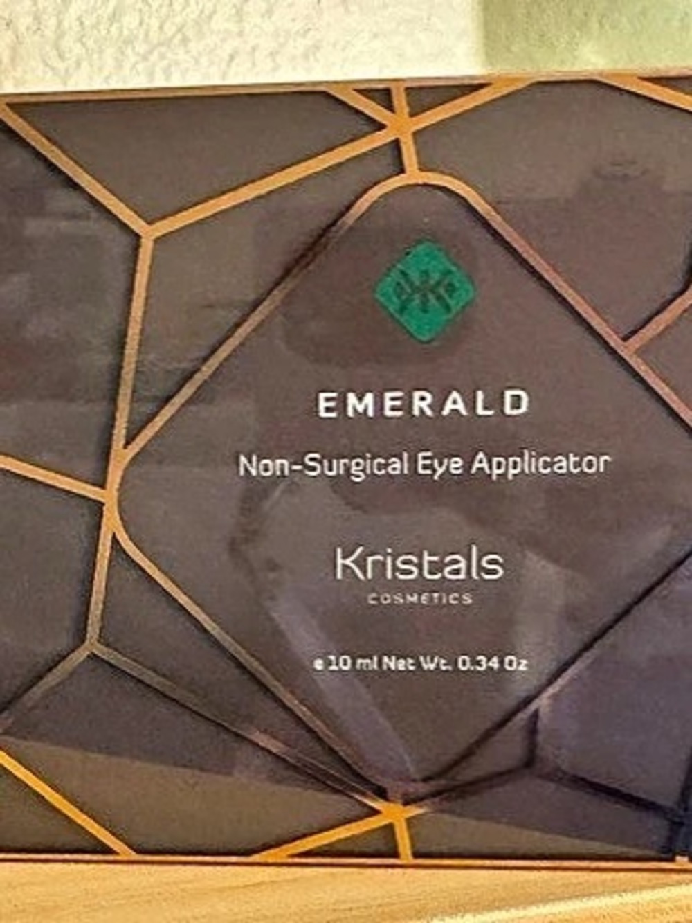 Kristals Cosmetics Emerald Non-Surgical Eye Applicator